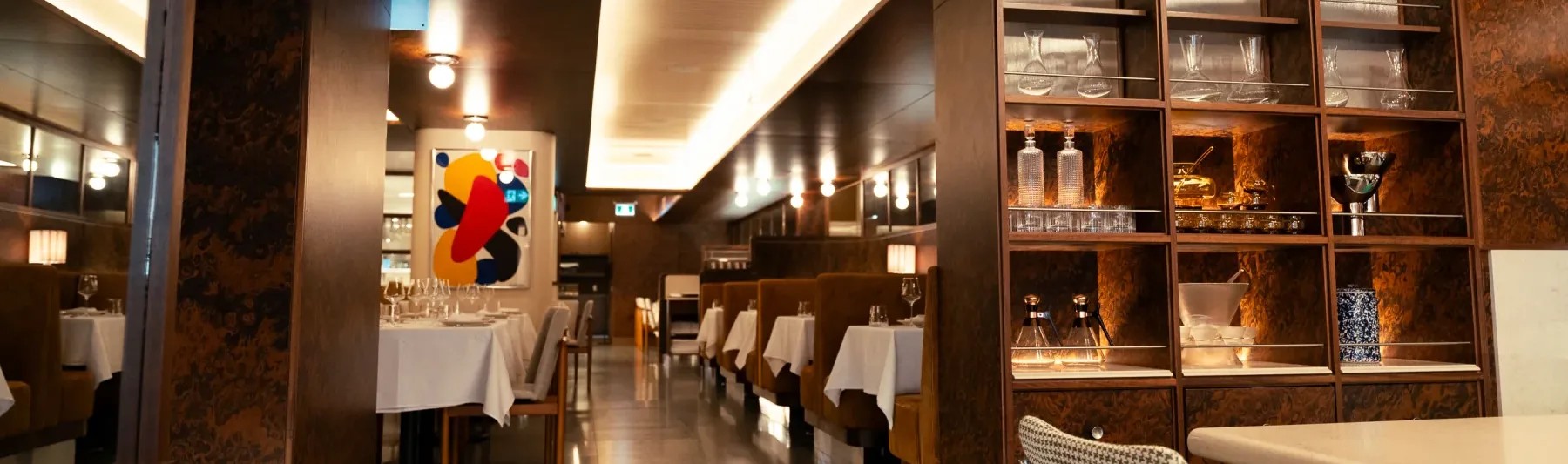 Linny's dining room and bar, Toronto
