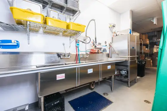 Dave's Hot Chicken Pickering project photo 43 of 47