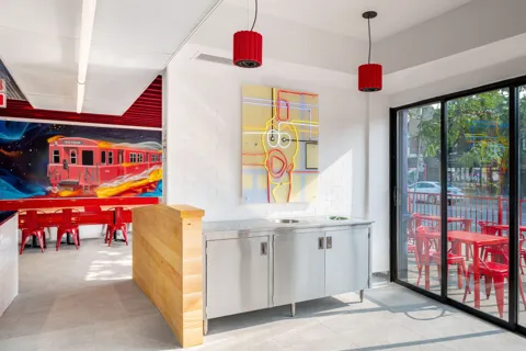 Dave's Hot Chicken Yonge Street, project image 4