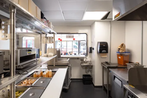 Dave's Hot Chicken Yonge Street, project image 5