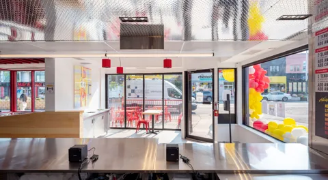 Dave's Hot Chicken Yonge Street, project image 12