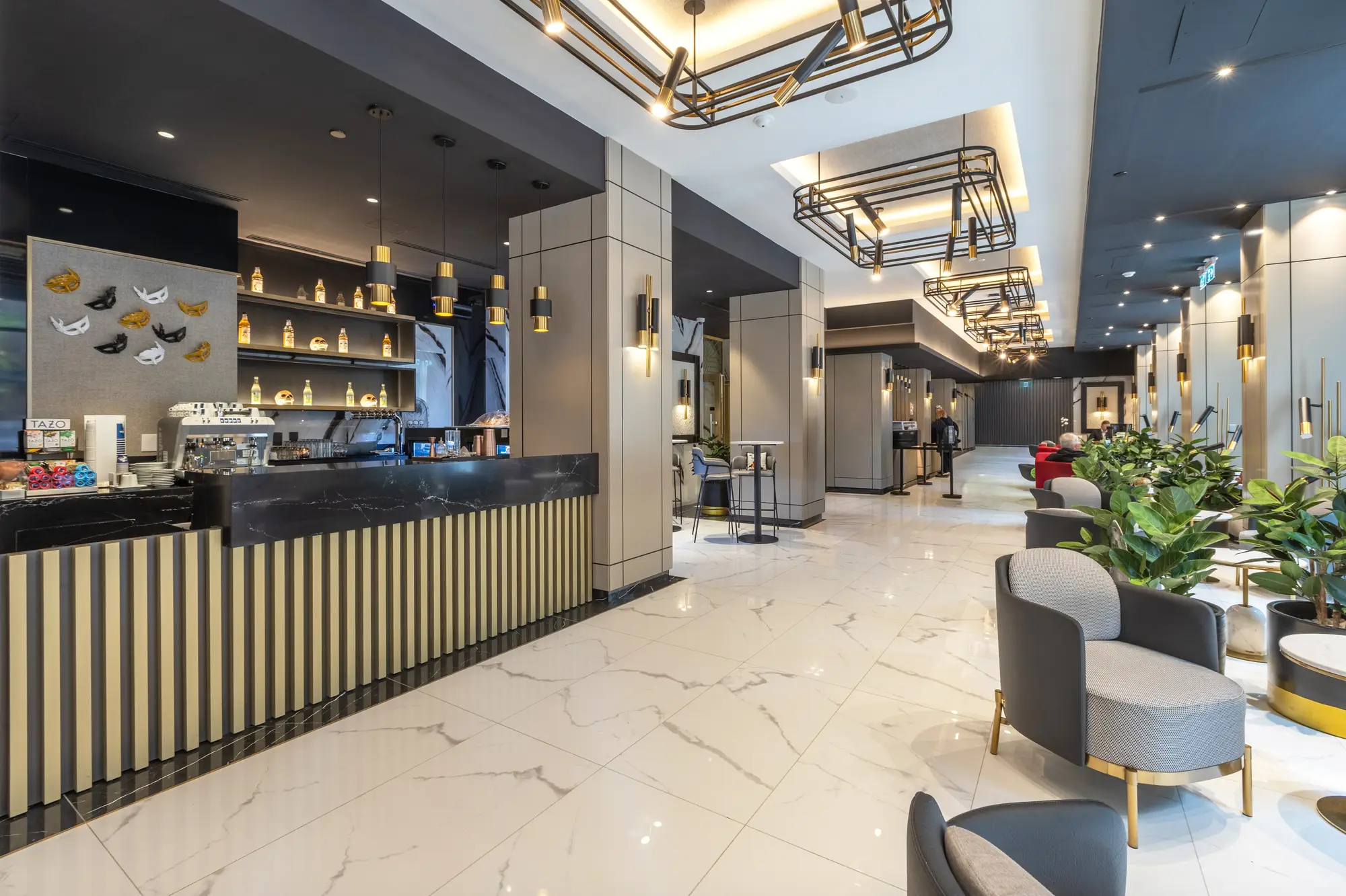 Hotel Riu Plaza Toronto lobby and reception area