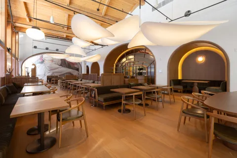 Mercatto Centrale dining room and bar