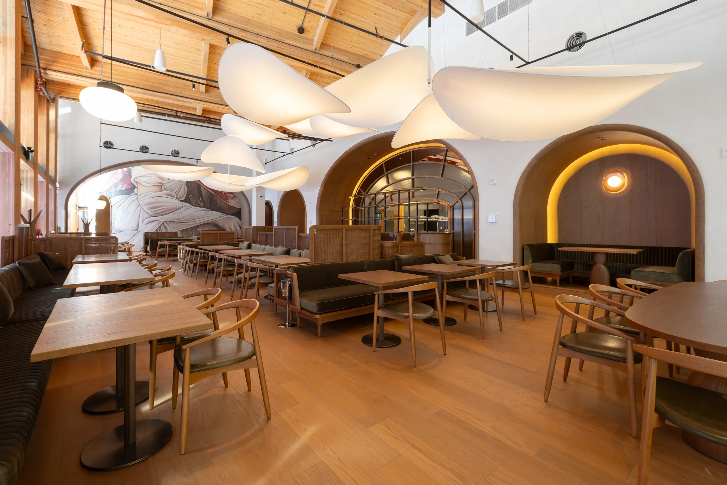 Mercatto Centrale dining room and bar