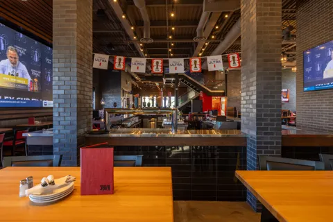 Shoeless Joe's, project image 12