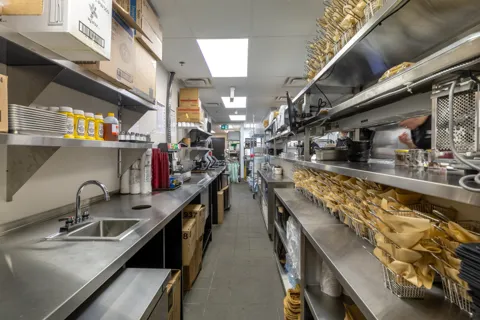 Shoeless Joe's, project image 35