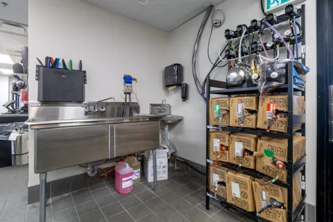 Shoeless Joe's, project image 63
